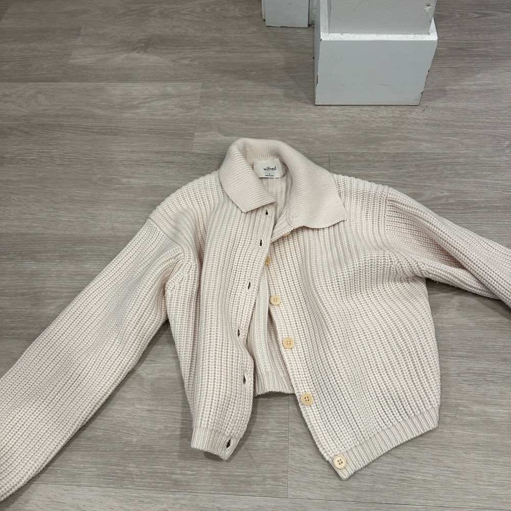 Wilfred Nasim sweater/nextdoor sweater